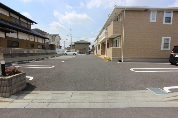 駐車場　駐車場
