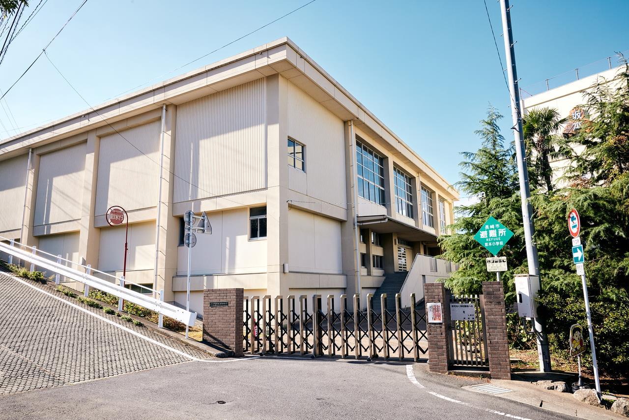 小学校　長崎市立坂本小学校（小学校）まで763m