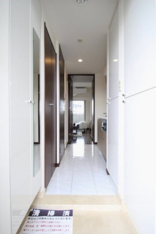 玄関　※別部屋参考写真