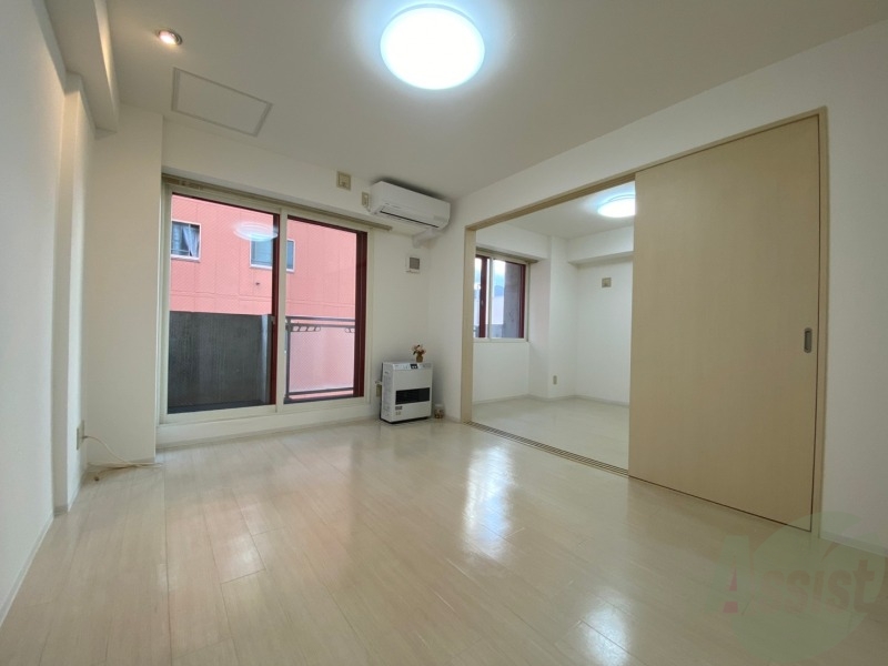 居室・リビング　広くてキレイなお部屋が広がっていて、充実した生活が送れそう。