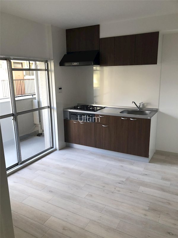 キッチン　違うお部屋の写真です。ご参考までに