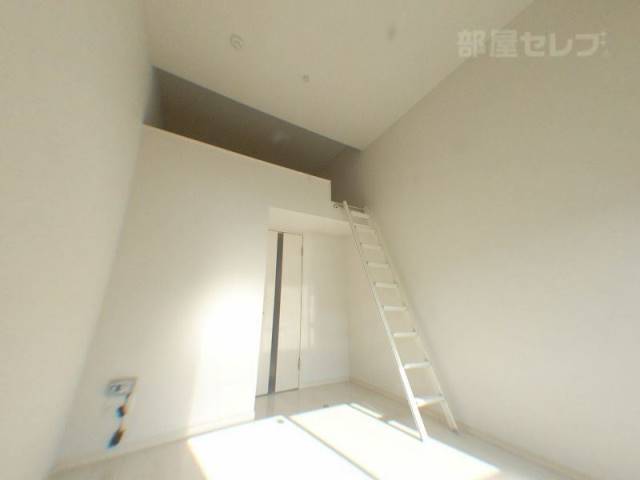 居室・リビング　ロフトのあるお部屋です