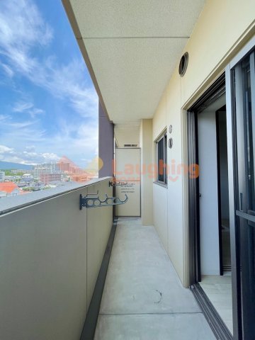 バルコニー　外からの目が気にならないバルコニーで洗濯物が干せます