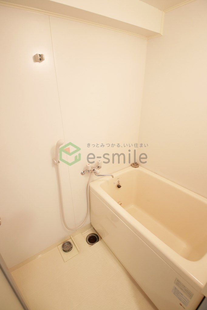 バス・シャワールーム　落ち着いた空間のお風呂です