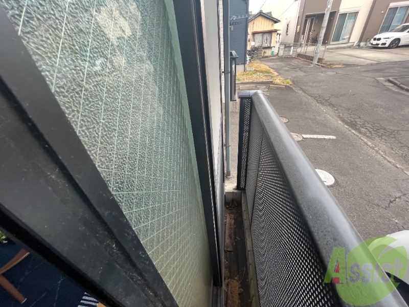 バルコニー　バルコニーはこちらになります。洗濯物は干せそうです。