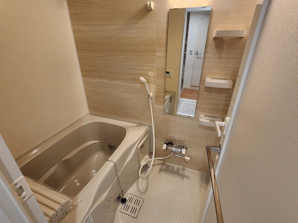 バス・シャワールーム　追焚き・浴室乾燥機付バスルーム