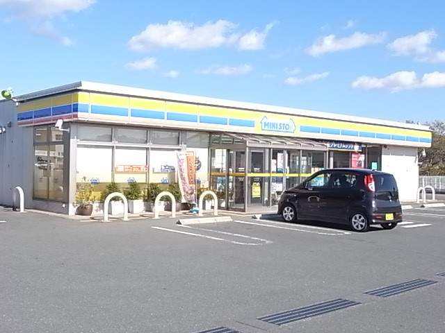 コンビニ　ミニストップ（コンビニ）まで440m