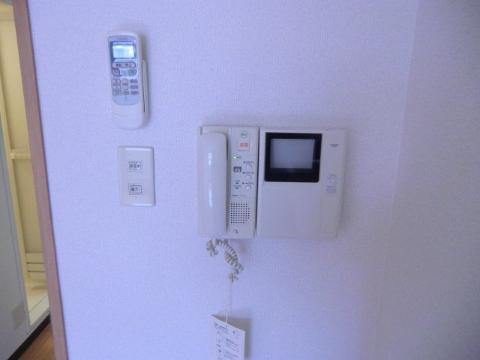 ソレイユ東奈良　セキュリティ　カメラ付インターホン