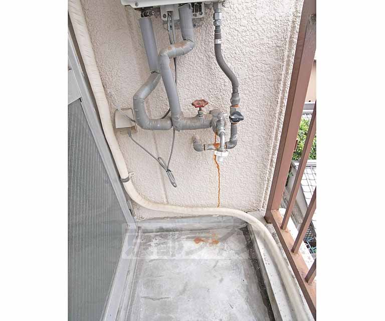 バルコニー　洗濯機は室外です。