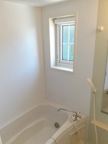 バス・シャワールーム　追い焚き機能付きのお風呂です♪