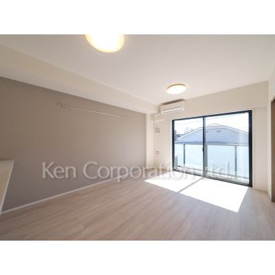 居室・リビング　同タイプ3階のお部屋を撮影。仕様が異なることがあります。