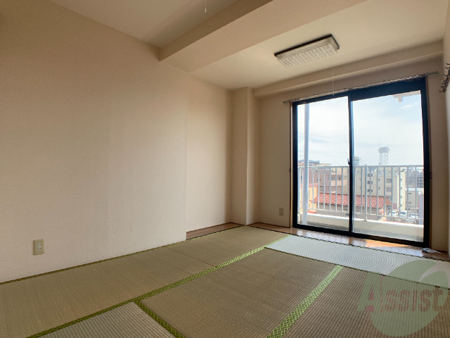 その他部屋・スペース　寝室にも、日差しが入り、気持ちの良い朝が来ます！