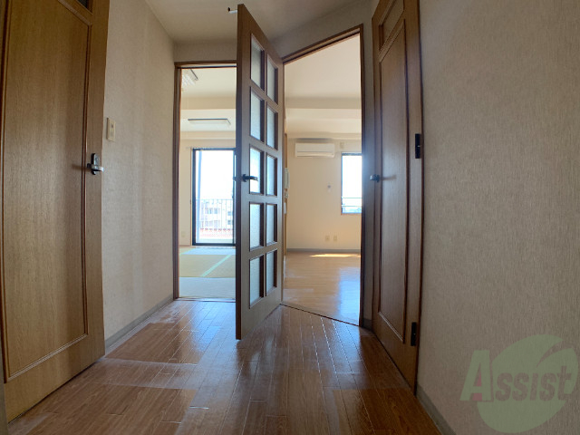 玄関　綺麗な玄関、日差しが入り、帰りが楽しくなりますね！