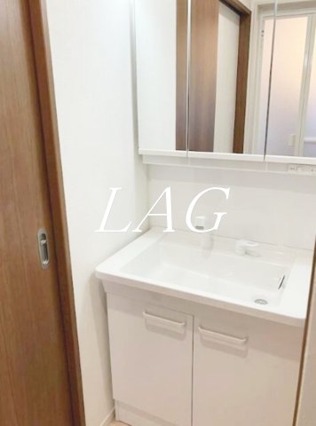 洗面設備　独立洗面台です。