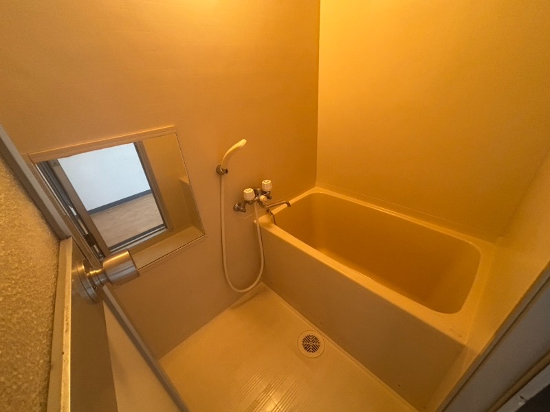 バス・シャワールーム　バスルーム