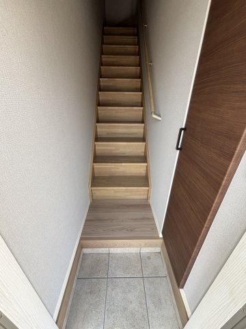 玄関　同タイプのお部屋