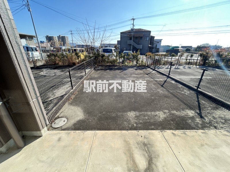 バルコニー　お庭付ですよ！