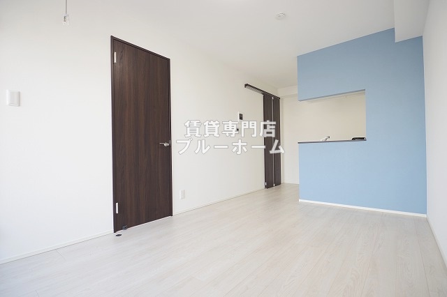 その他　別角度からの洋室です！