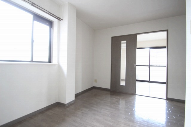 居室・リビング　写真は別号室のものです