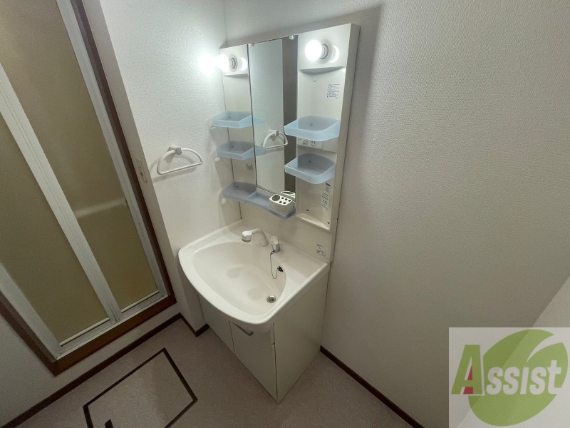 洗面設備　こちらに洗面台があります。朝の洗顔はこちらで。