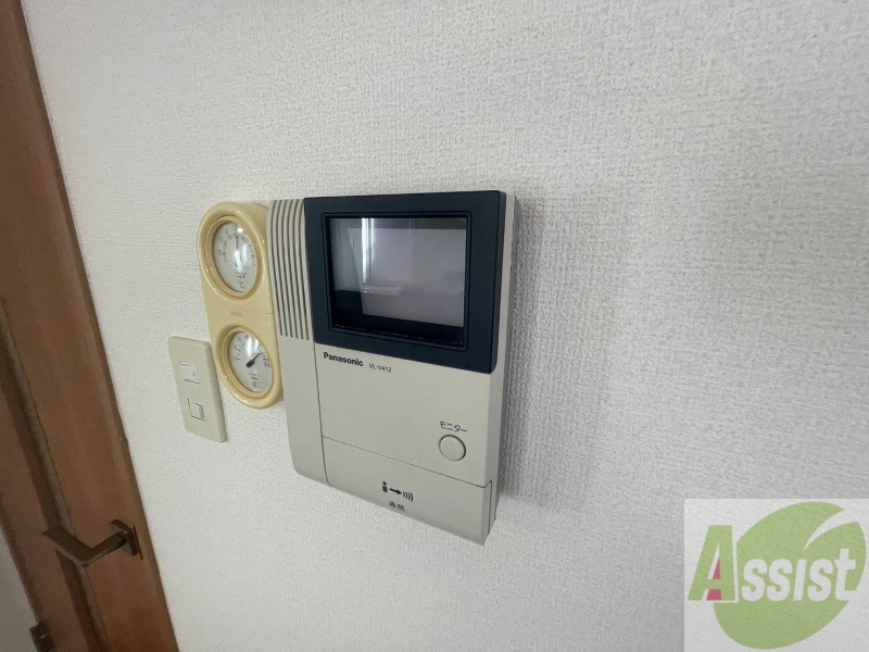 その他設備　ＴＶモニター付インターホンです。来客者の顔が見えるので安心！