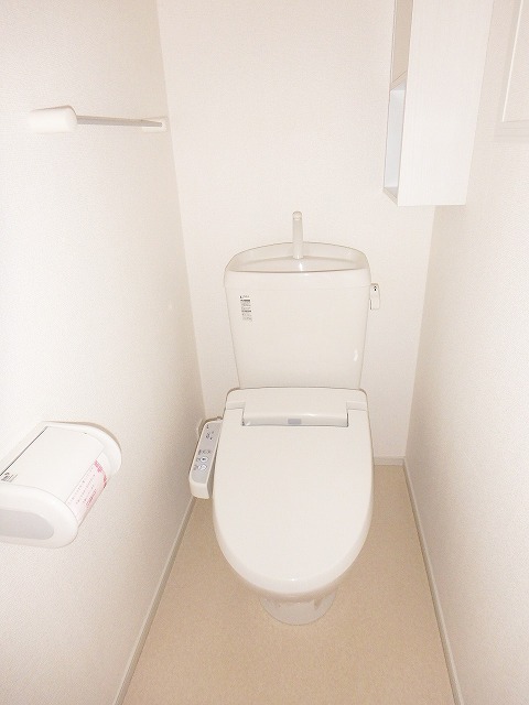 トイレ　温水洗浄便座付き☆