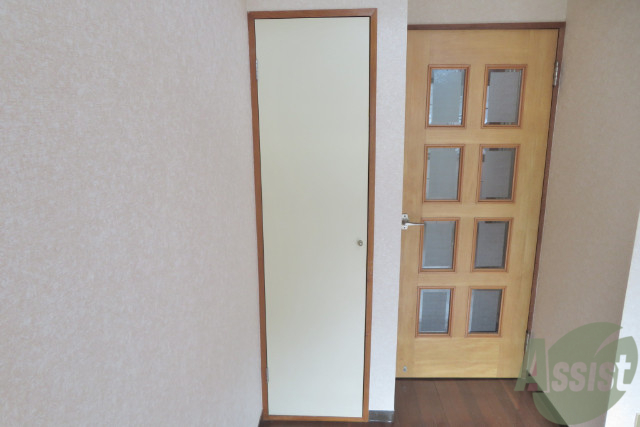 収納　収納が縦長でコート類も収納できますね。