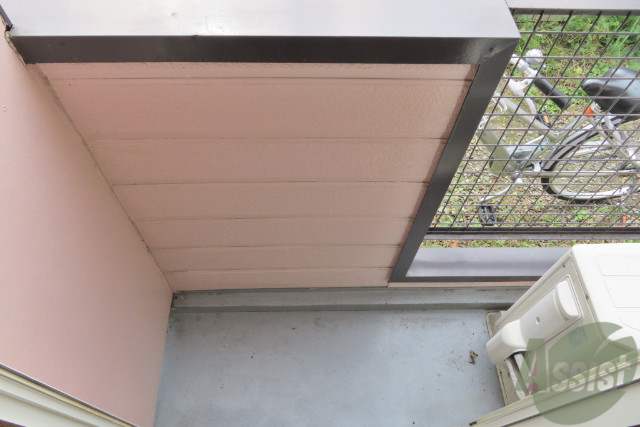 バルコニー　バルコニーがついてお洗濯もたくさん干せそうですね。