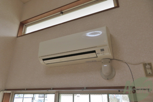 その他設備　エアコンもついて、引越し初日から快適ですね。