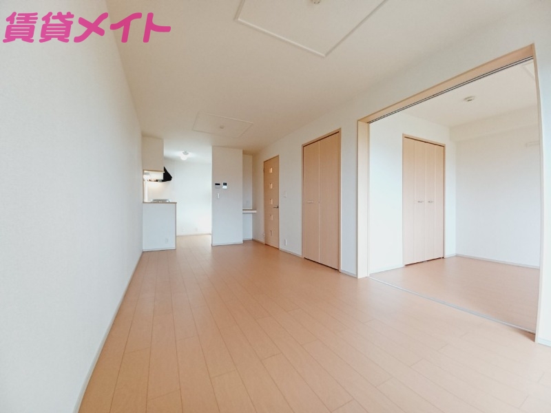 居室・リビング　反転タイプ参考写真