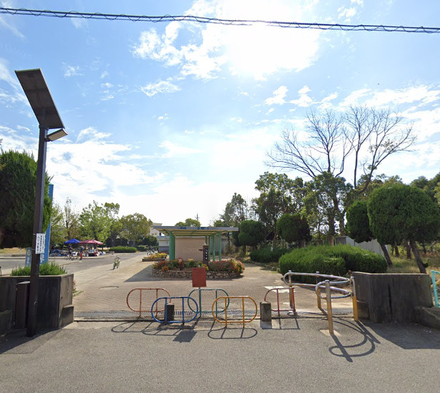 公園　穴師公園（公園）まで336m