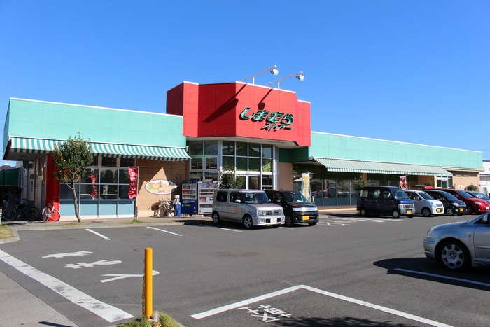 スーパー　しまむらストアー（スーパー）まで430m