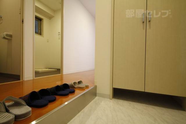 玄関　お部屋により内装が違う場合がございます。