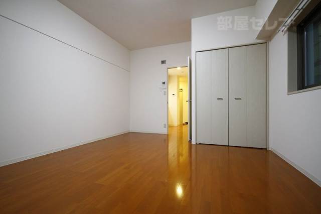 居室・リビング　お部屋により内装が違う場合がございます。