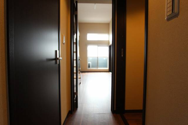 玄関　モデルルームイメージ