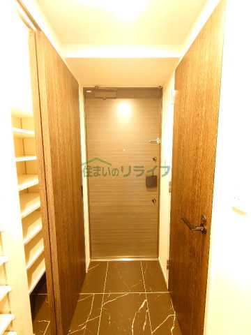 玄関　ザ・パークハビオ神泉（参考画像）