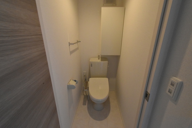 トイレ　温水洗浄暖房便座