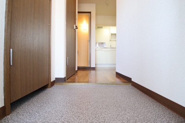 玄関　※別室の参考写真の為、現況優先です。