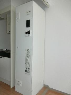その他設備　電気温水器
