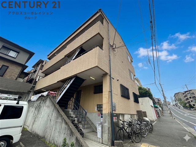 建物外観　敷地内に駐輪場があります♪