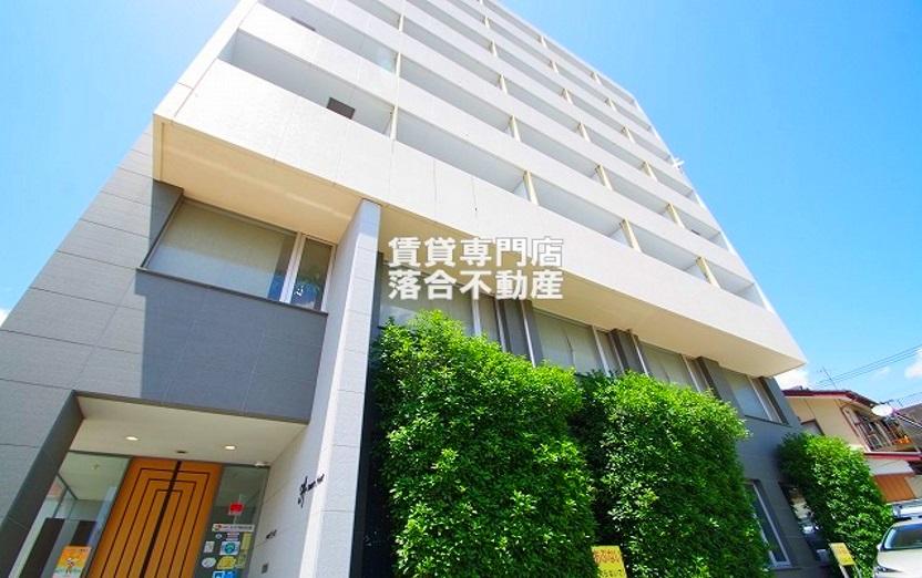 建物外観　しっかりとした建物