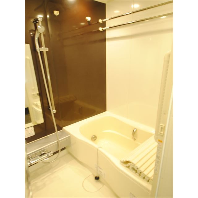 バス・シャワールーム　ゆったり過ごせるお風呂です