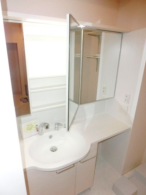 洗面設備　※別号室参考写真です