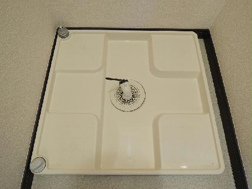 その他　洗濯機のホースは下から設置になります！！