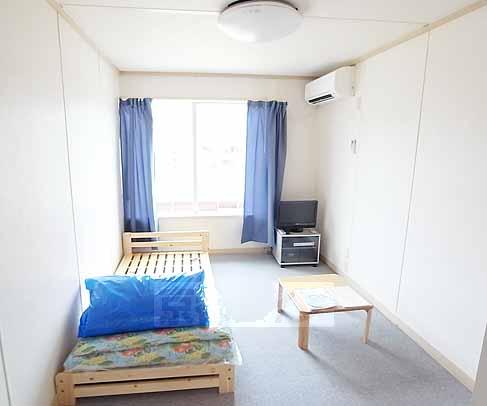 居室・リビング　床はカーペットです