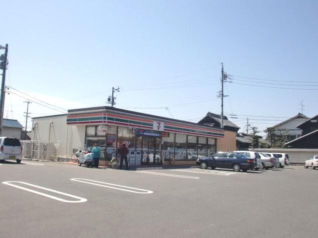 コンビニ　セブンイレブン（コンビニ）まで400m