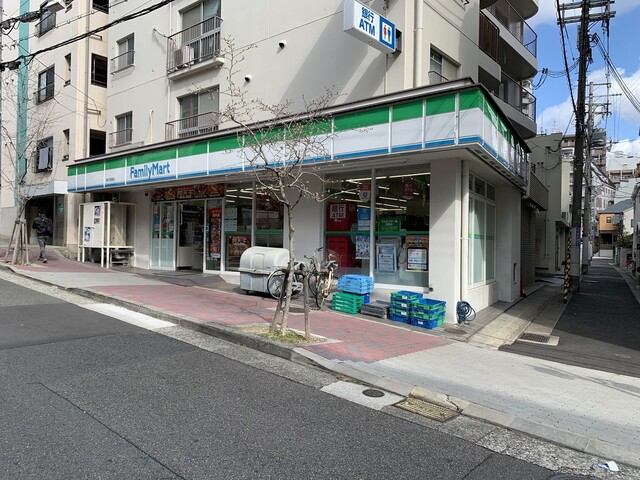 コンビニ　ファミリーマート神戸花隈店（コンビニ）まで175m