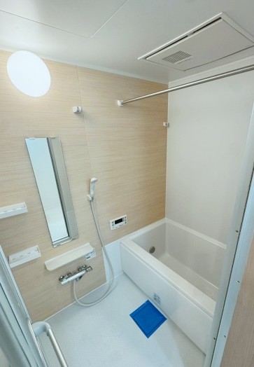 バス・シャワールーム　追焚き・浴室乾燥機付きの浴室
