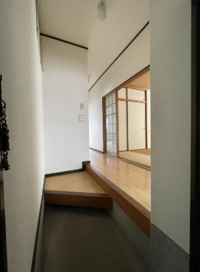 玄関　収納もある玄関です