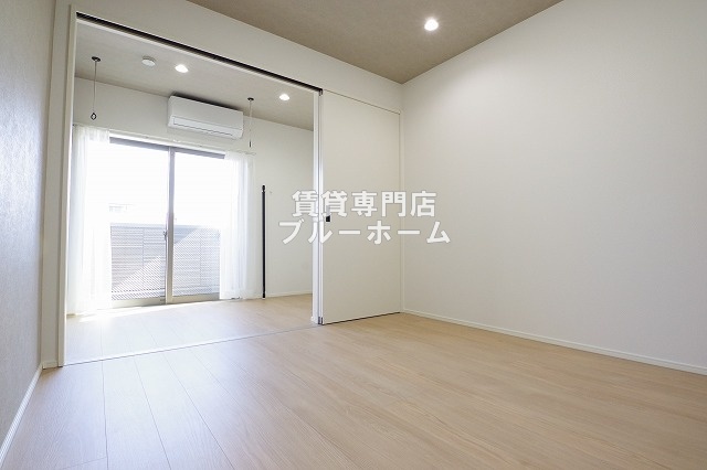 居室・リビング　南向きで日当たり良好！